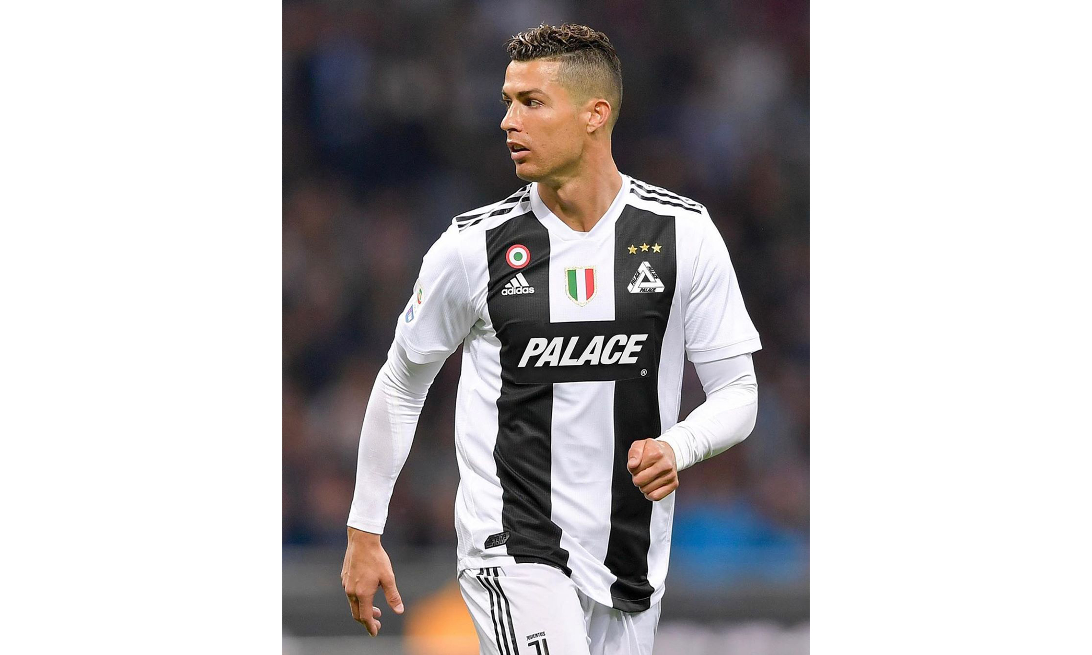 邮报：埃德森在土超遭水杯“轰炸”，欲将水杯踢回看台表不满