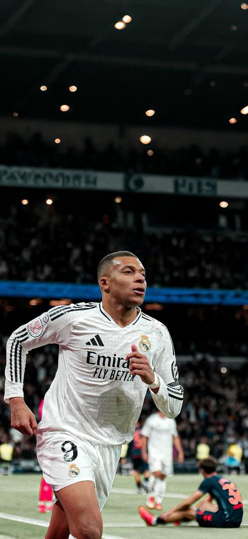 中超赛季最佳比赛候选：两回合京鲁大战在列（中超赛季最佳对决候选出炉：京鲁两回合之战入围）