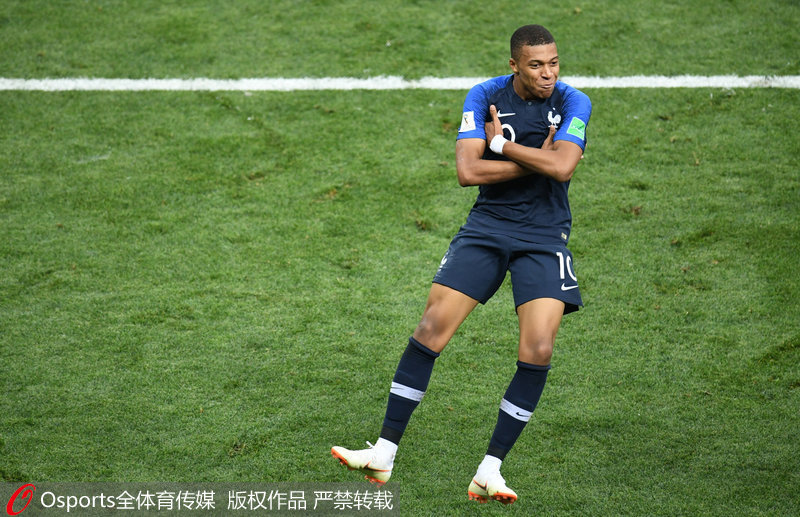 门将精彩扑救确保胜利