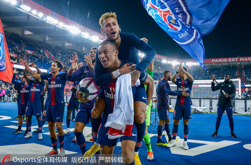 追平C罗创造的纪录，姆巴佩社媒发文向C罗致敬，后者回复（姆巴佩追平C罗纪录，社媒致敬获C罗亲自回应）