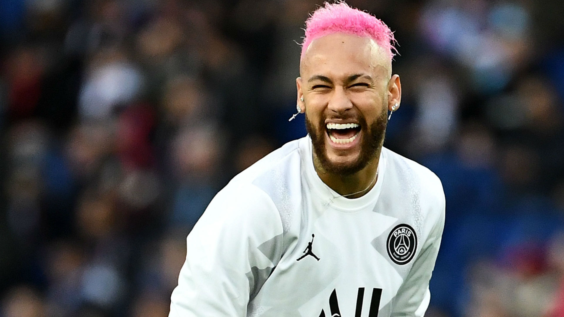 迎战阿联酋！伊拉克巴士拉省宣布放假一天，为主队营造氛围（伊拉克巴士拉省为主队造势：迎战阿联酋，全省放假一天）