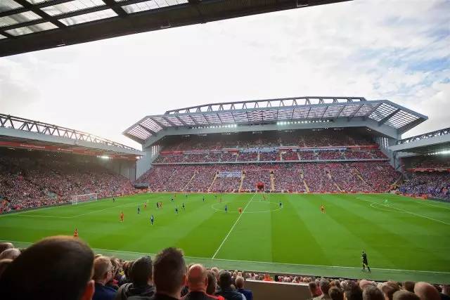 阿连德谈梅西解锁400助：真的意义非凡，非常荣幸参与其中