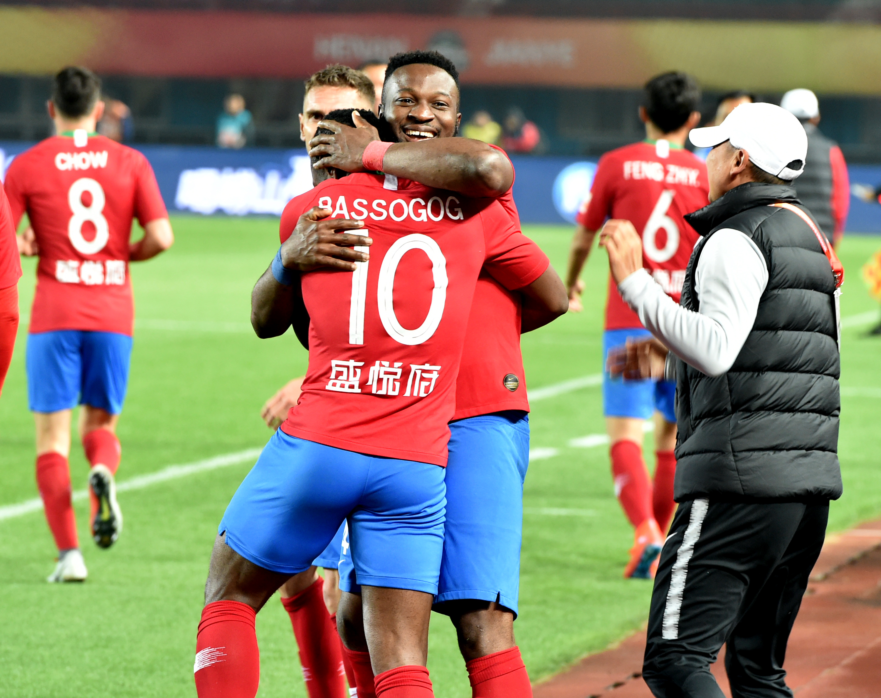 篮球篮网球队内部训练赛完成